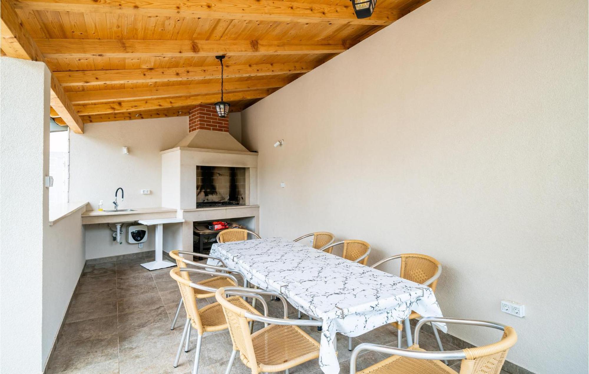 Nice Apartment In Dubrovnik With Kitchen 外观 照片
