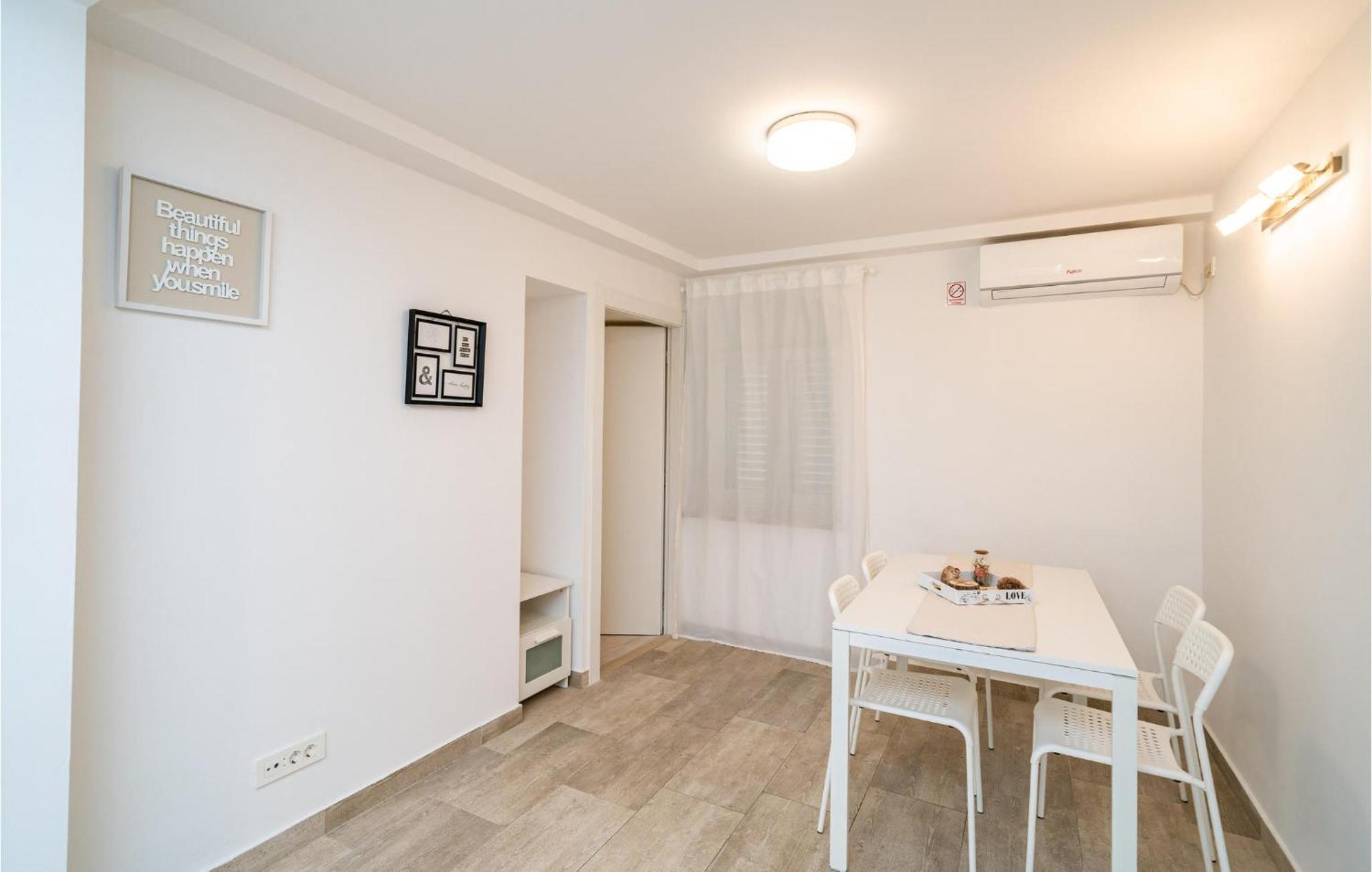 Nice Apartment In Dubrovnik With Kitchen 外观 照片