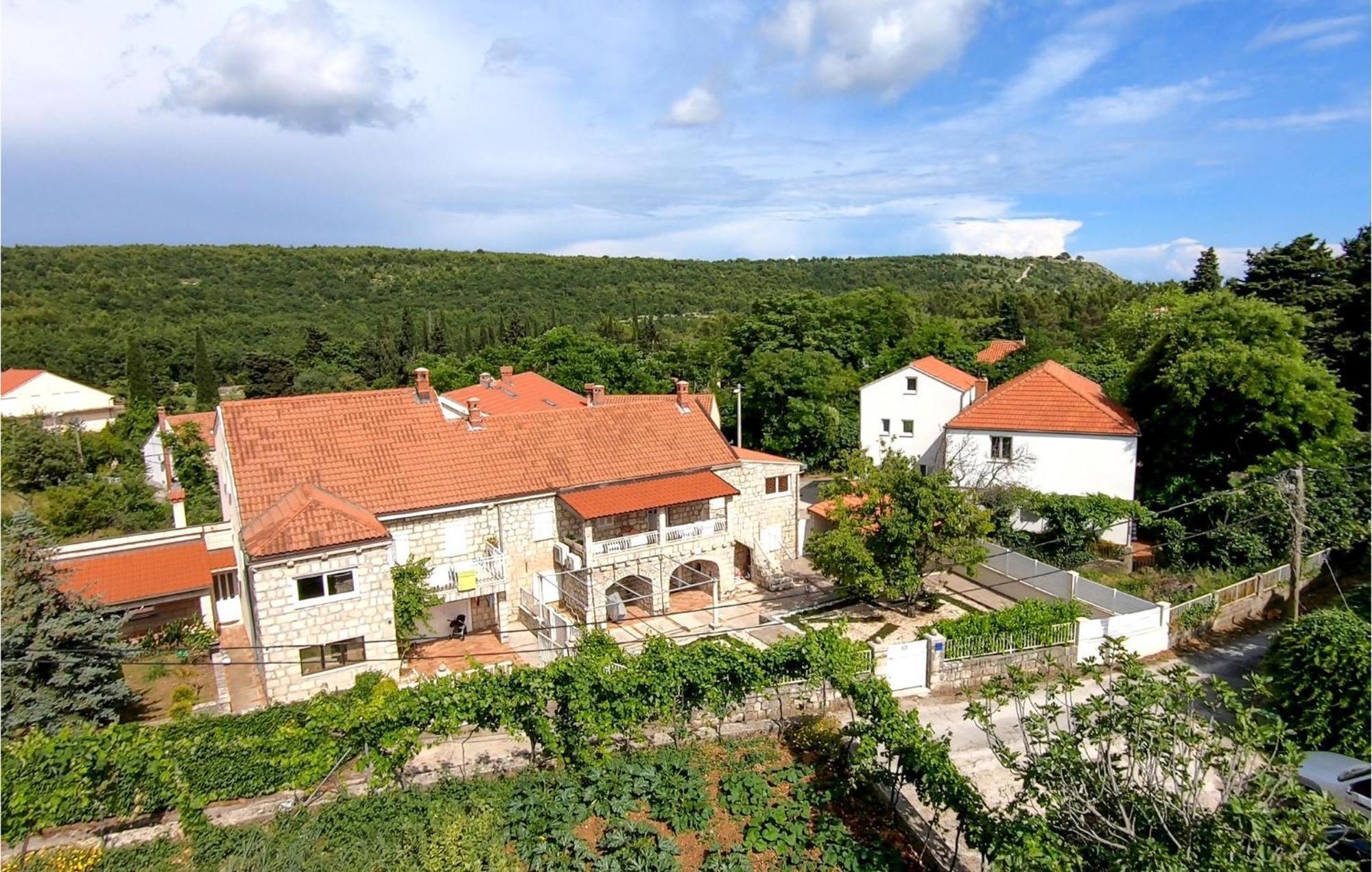 Nice Apartment In Dubrovnik With Kitchen 外观 照片